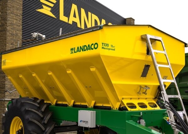 Landaco Maxispread T130 Trailing Spreader - Variable Rate