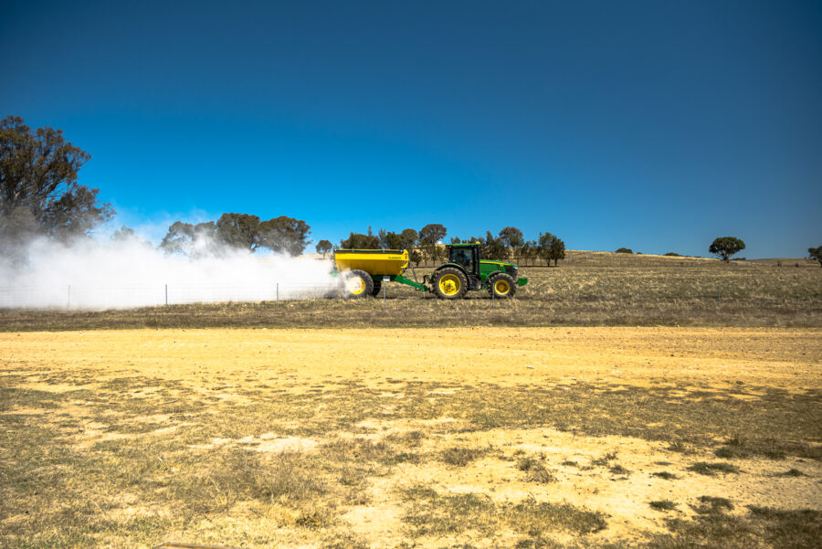 Landaco Trailing Spreader Spreading Lime (Lime, Gypsum, Bulk material, manure, Compost)